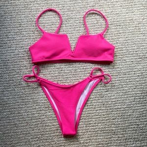 Ribbed Wired V Bikini Set